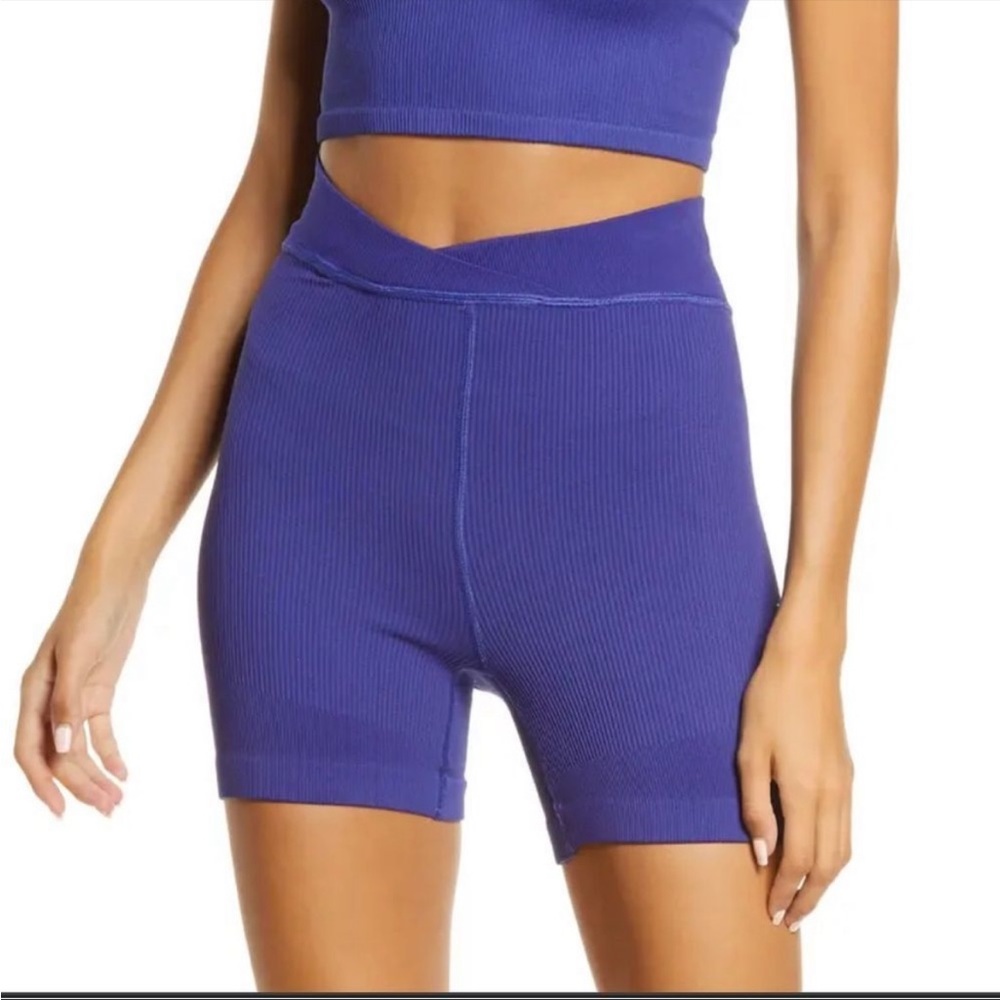 FP Free Movement Free Throw Shorts size S
